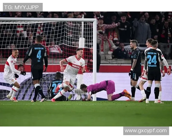 斯图加特主场不敌沙尔克，三连败令球迷心寒