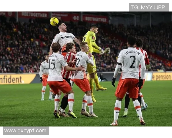 沙尔克04主场惨遭失利,积分榜上岌岌可危 沙尔克04主场惨遭失利,积分榜上岌岌可危