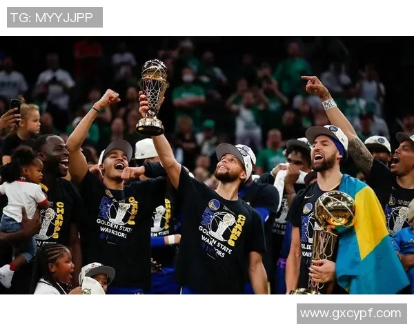 勇士队成员的团结与拼搏精神如何塑造球队辉煌历史与未来展望 勇士队成员的团结与拼搏精神如何塑造球队辉煌历史与未来展望